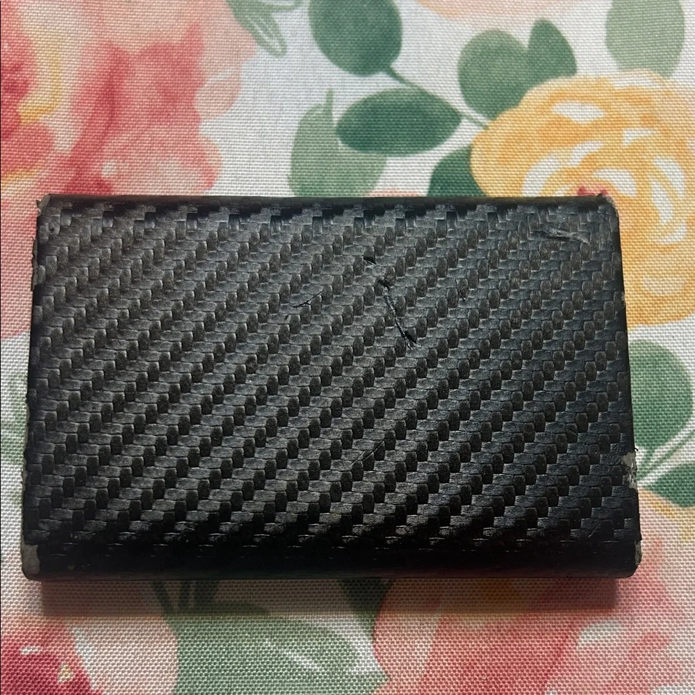 Black Carbon Fiber Magnetic Card Wallet Sangati Berga